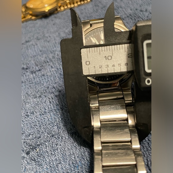 Seiko Watch Mens Quartz Two Tone Date dark blue minor scratches good condition - Picture 3 of 9